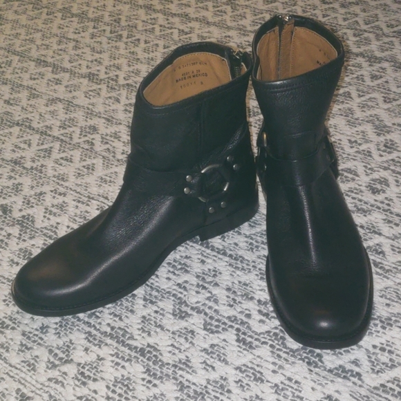 Frye Shoes - Frye size 8